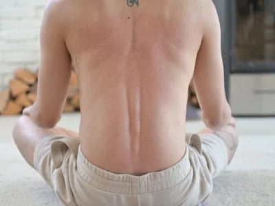 Hexenschuss: Ursachen, Symptome und Sofortmaßnahmen bei akutem Rückenschmerz