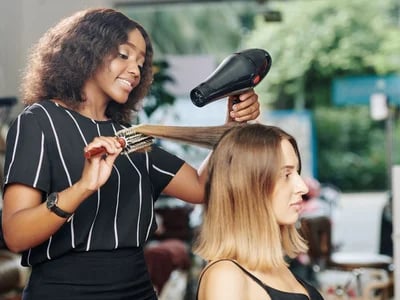Trendige Einrichtung für Friseursalon online entdecken