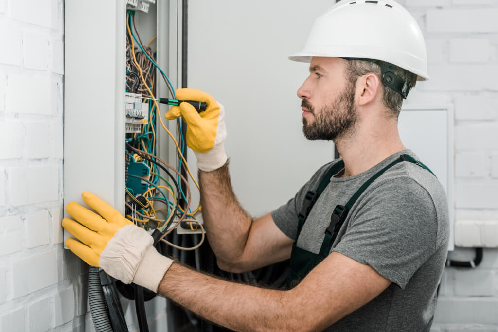 Vorsorge durch die UVV Prüfung im Rahmen der DGUV V3 Prüfung für Ihre elektrischen Systeme